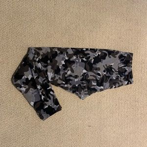 Nike camo patterned leggings